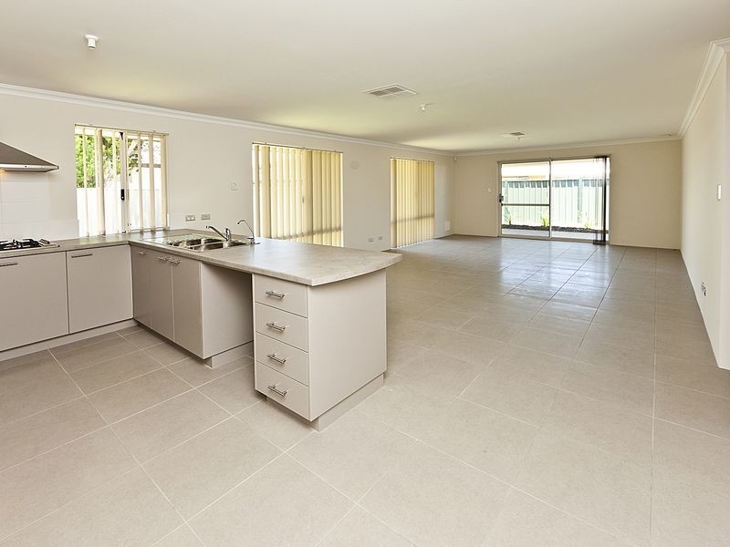 3/268 Adelaide Street, High Wycombe WA 6057