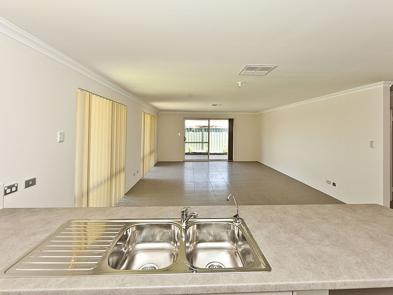 3/268 Adelaide Street, High Wycombe WA 6057