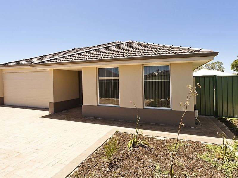 2/25 Teddington Loop, High Wycombe WA 6057