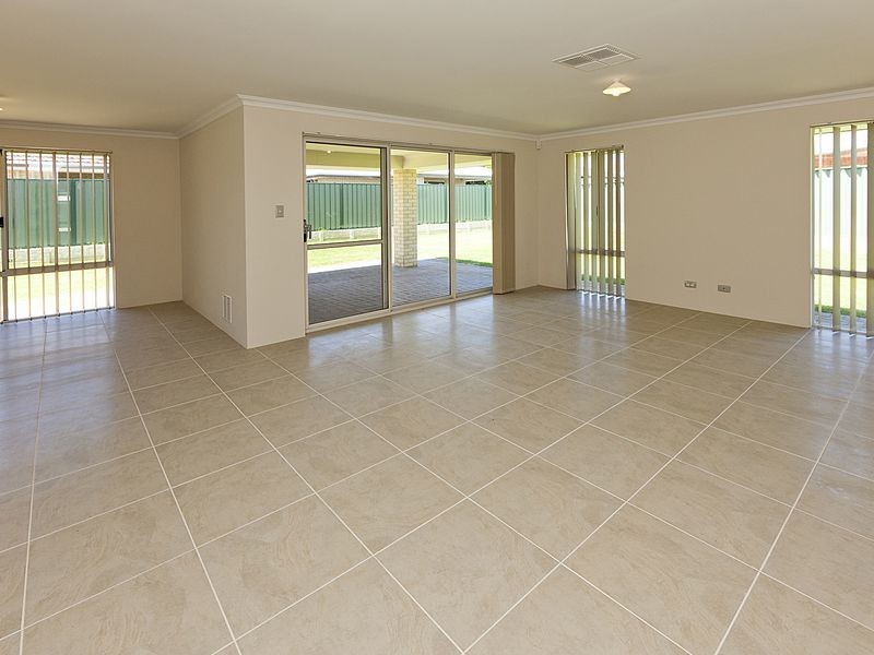 2/25 Teddington Loop, High Wycombe WA 6057