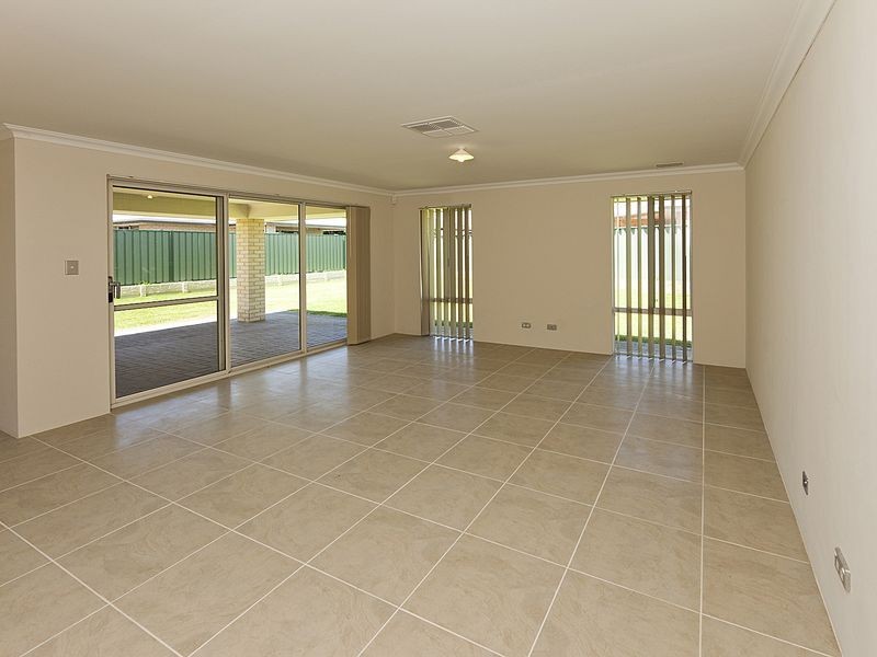 2/25 Teddington Loop, High Wycombe WA 6057