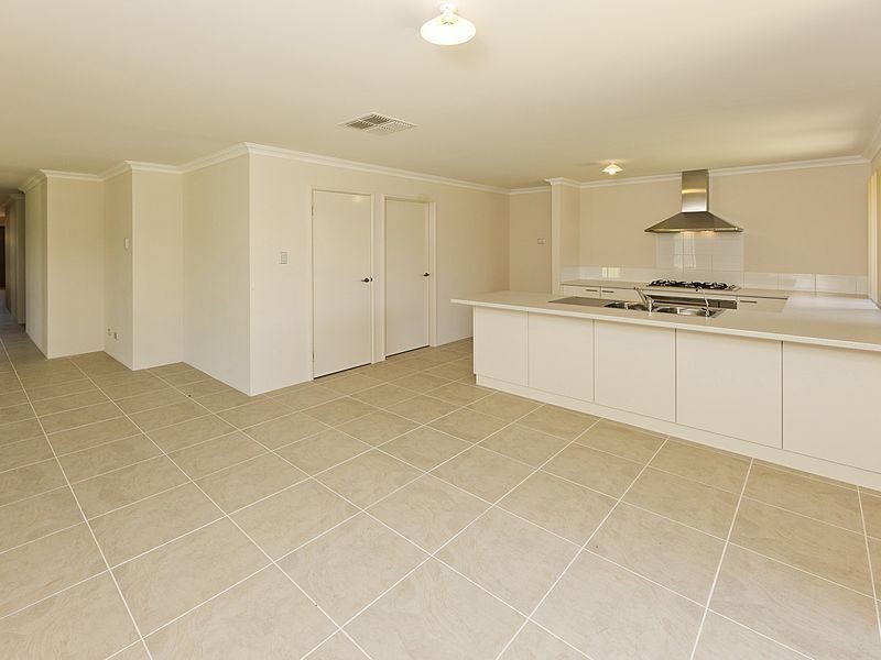 2/25 Teddington Loop, High Wycombe WA 6057