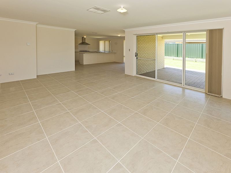 2/25 Teddington Loop, High Wycombe WA 6057