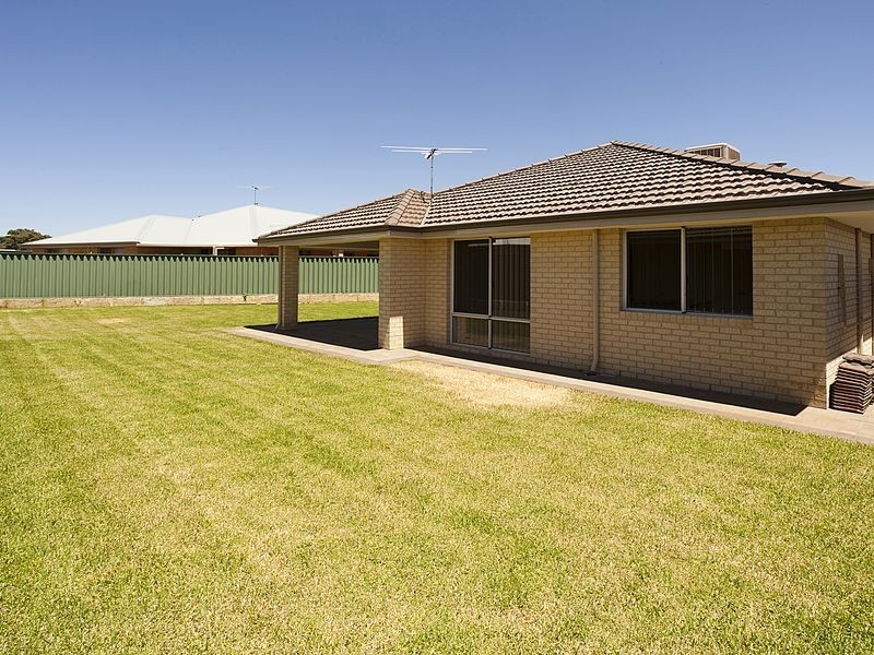 2/25 Teddington Loop, High Wycombe WA 6057