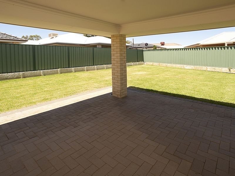 2/25 Teddington Loop, High Wycombe WA 6057