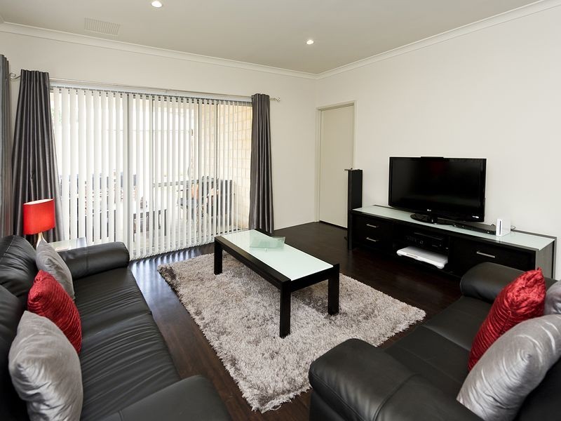 6/3 Kaoriki Court, Maida Vale WA 6057