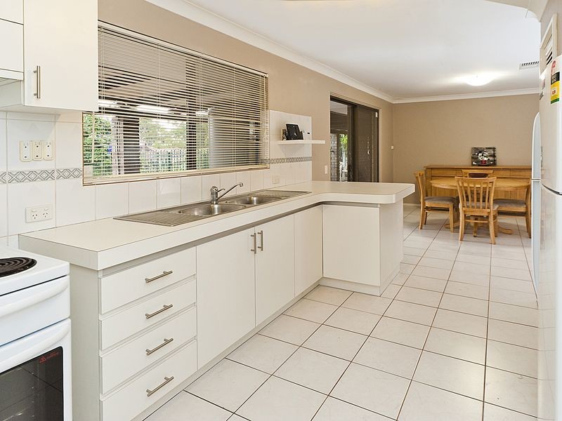 13 Barwon Street, Lesmurdie WA 6076