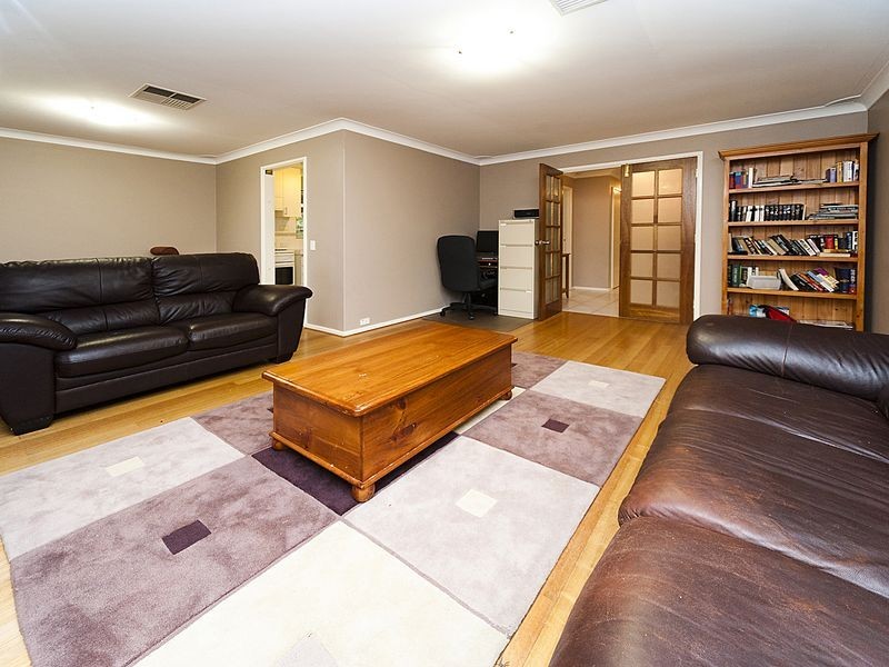 13 Barwon Street, Lesmurdie WA 6076