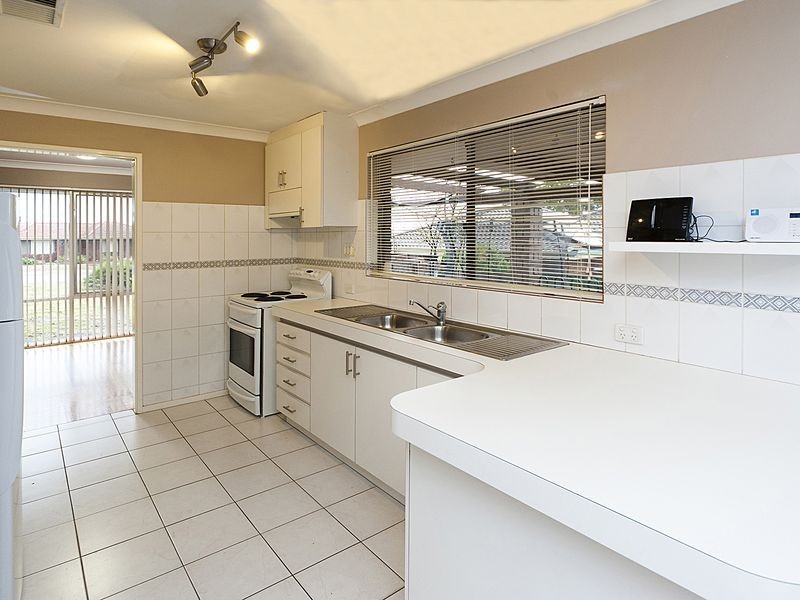 13 Barwon Street, Lesmurdie WA 6076