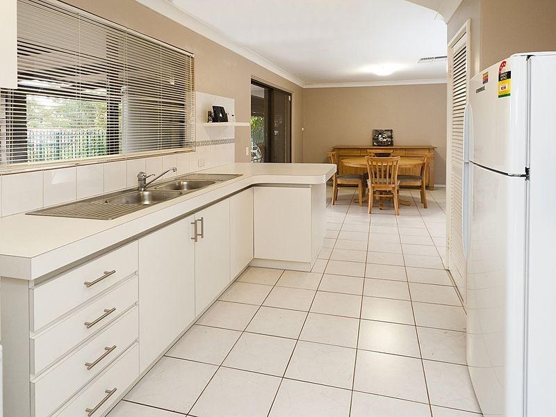 13 Barwon Street, Lesmurdie WA 6076