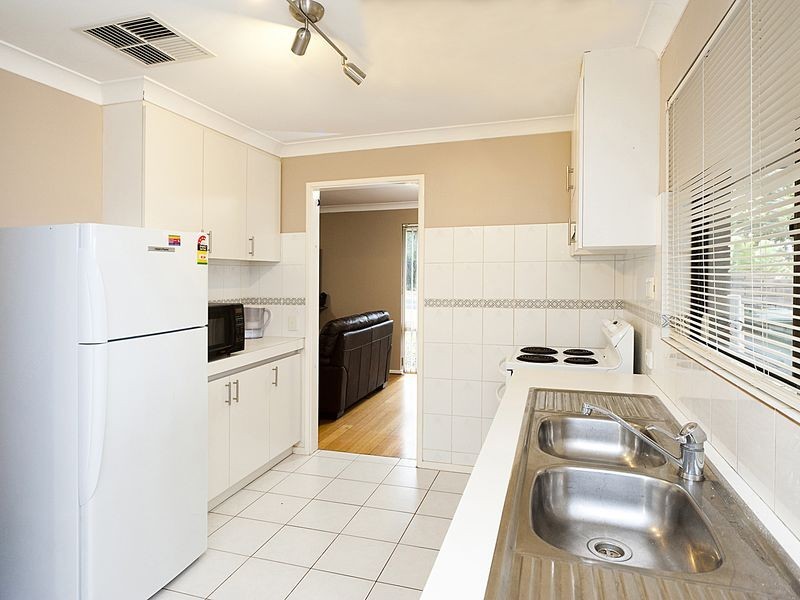 13 Barwon Street, Lesmurdie WA 6076