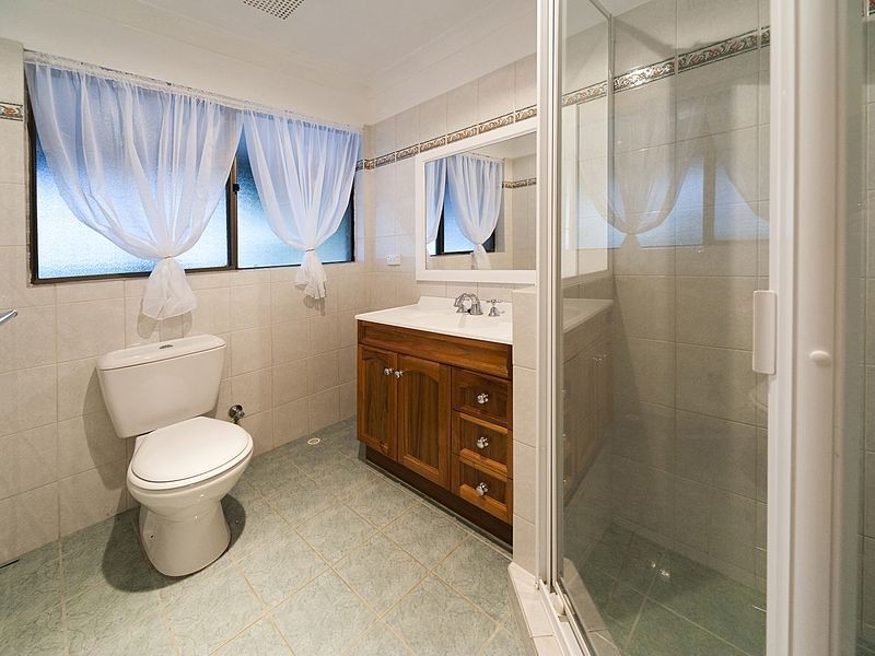 13 Barwon Street, Lesmurdie WA 6076