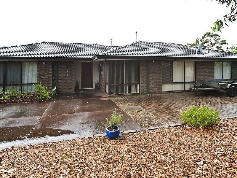 13 Barwon Street, Lesmurdie WA 6076