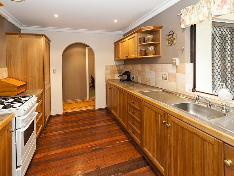 5 Guppy Road, Kalamunda WA 6076