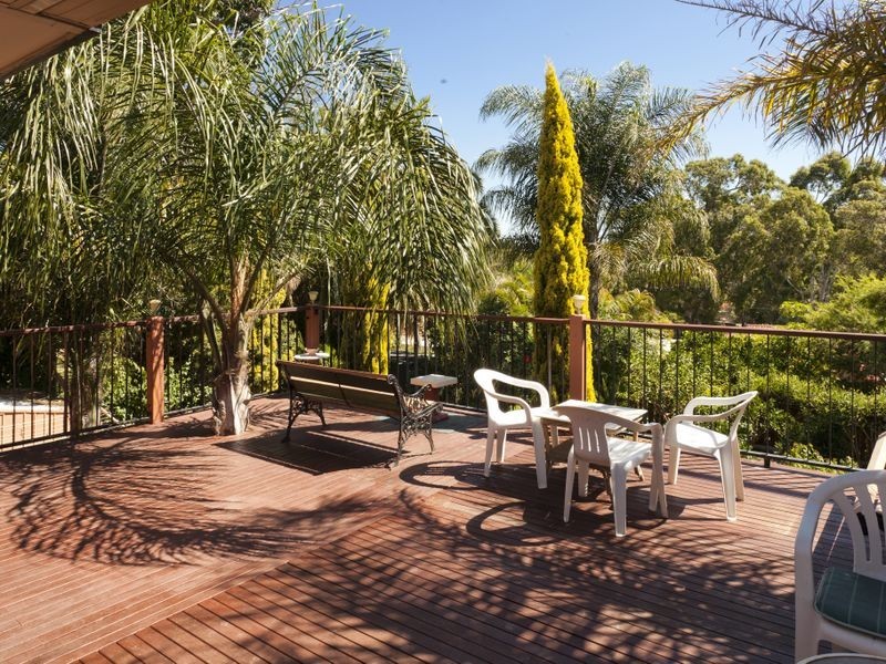 55 Watsonia Road, Gooseberry Hill WA 6076