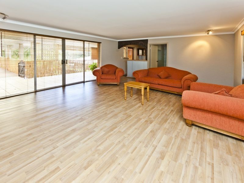 55 Watsonia Road, Gooseberry Hill WA 6076