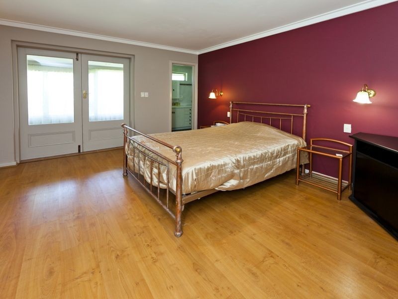 55 Watsonia Road, Gooseberry Hill WA 6076