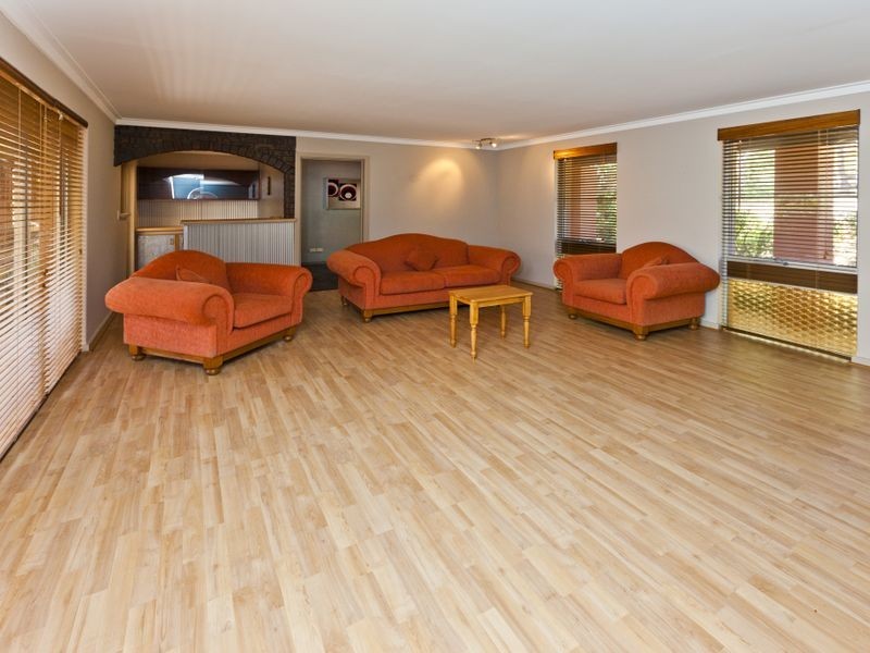 55 Watsonia Road, Gooseberry Hill WA 6076