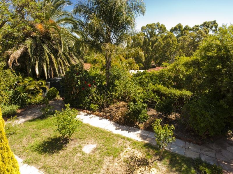 55 Watsonia Road, Gooseberry Hill WA 6076