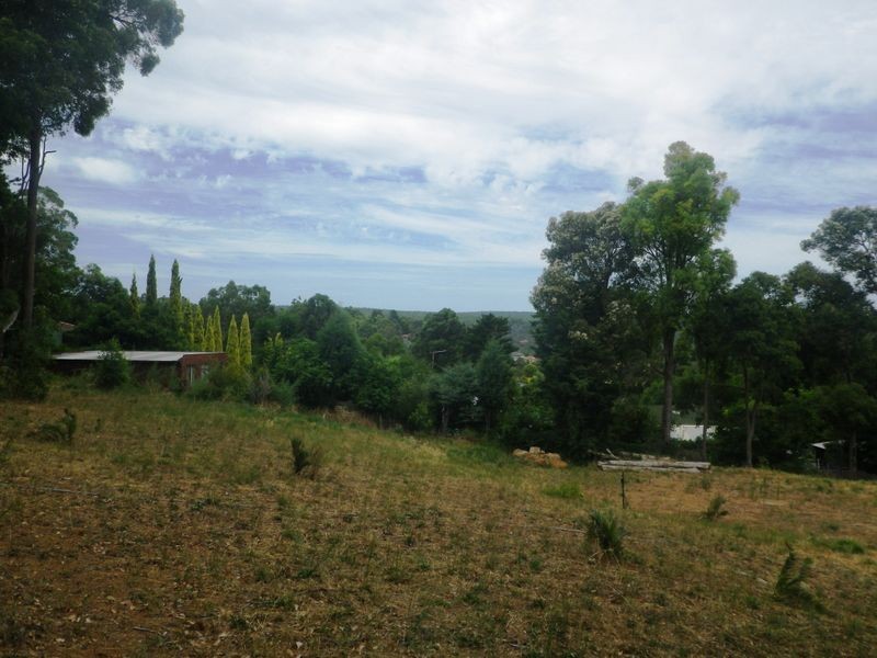 9 Jacaranda Court, Roleystone WA 6111