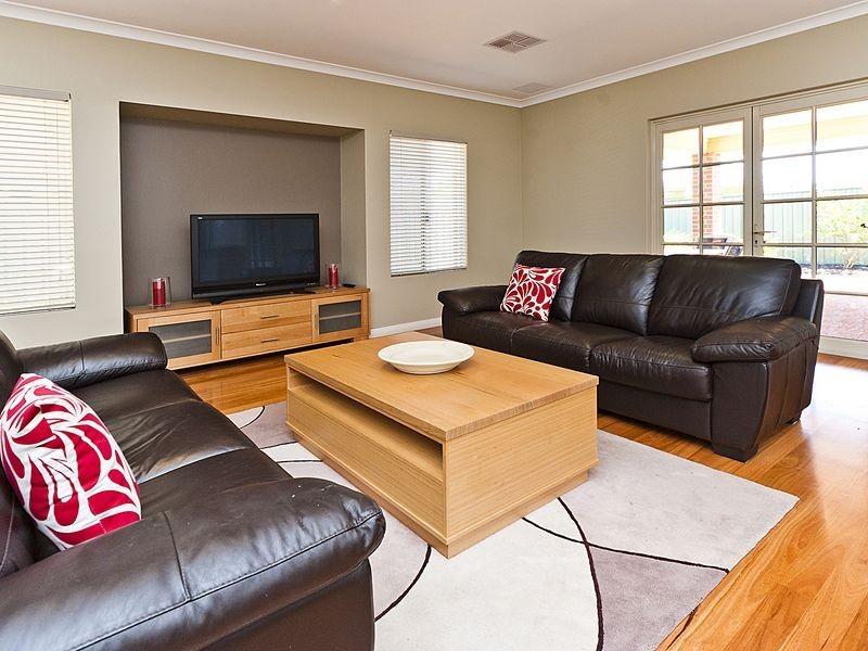 9 Thirlmere Way, High Wycombe WA 6057