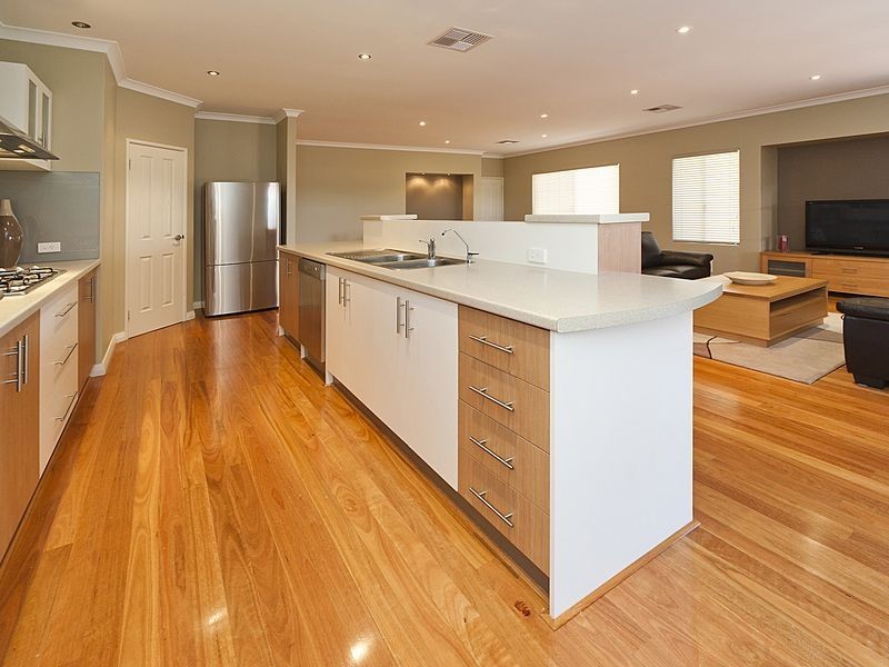 9 Thirlmere Way, High Wycombe WA 6057