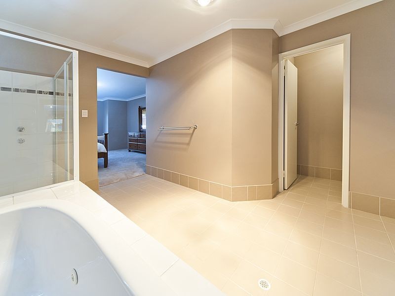 9 Thirlmere Way, High Wycombe WA 6057