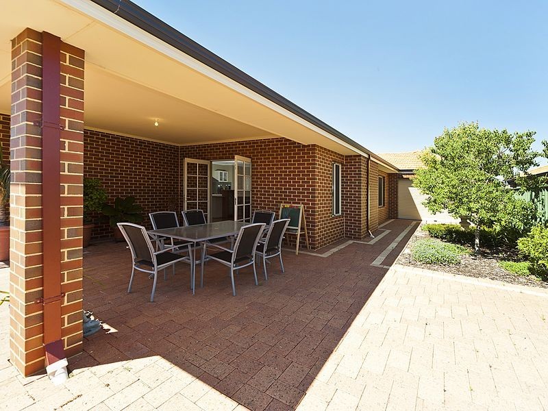 9 Thirlmere Way, High Wycombe WA 6057