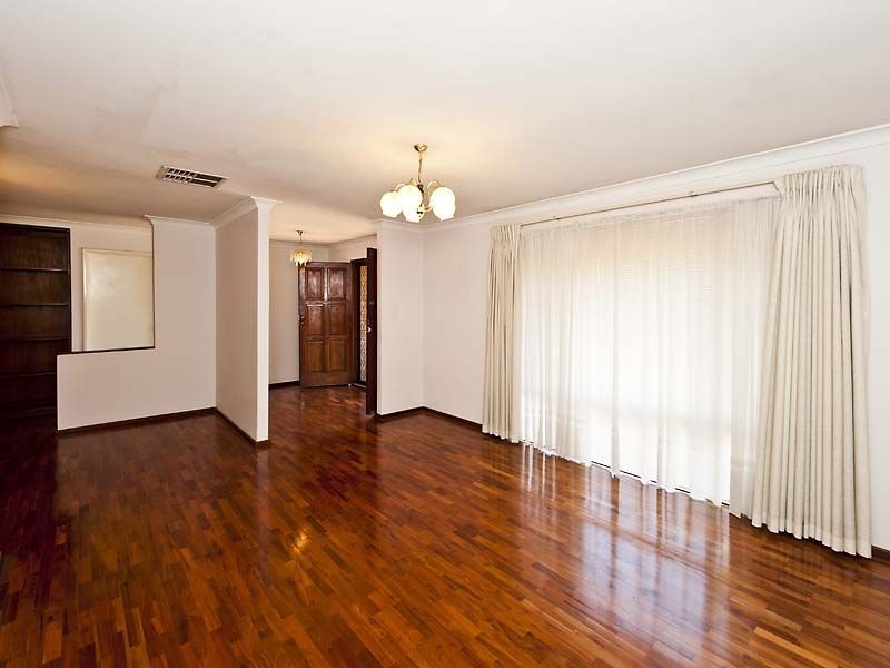 3 Sparrow Court, High Wycombe WA 6057