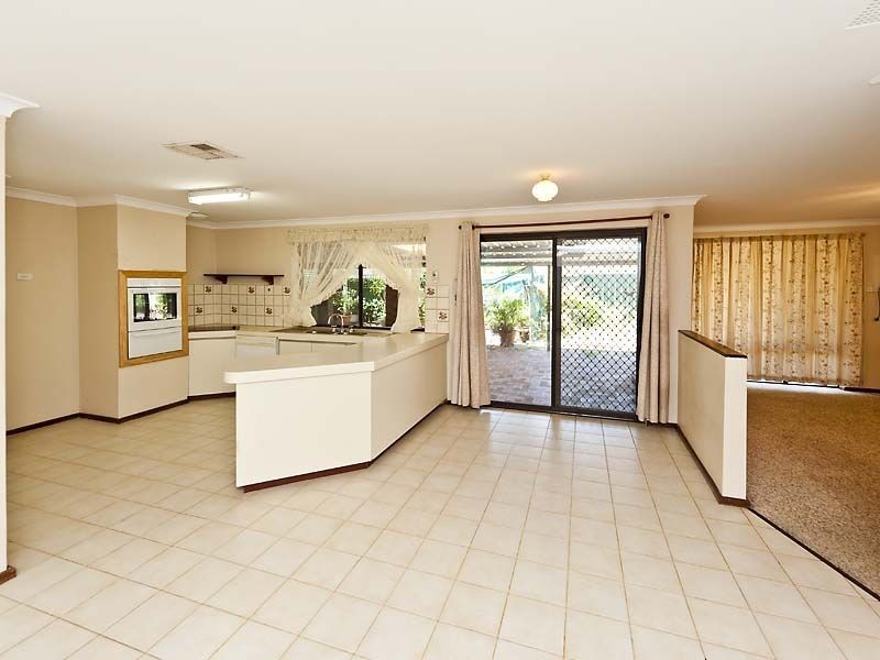 3 Sparrow Court, High Wycombe WA 6057