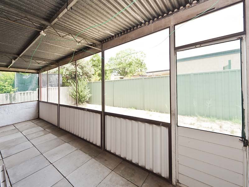 5 Hamilton Road, High Wycombe WA 6057