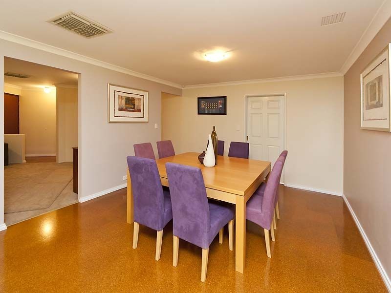 11 Sapphire Way, Maida Vale WA 6057