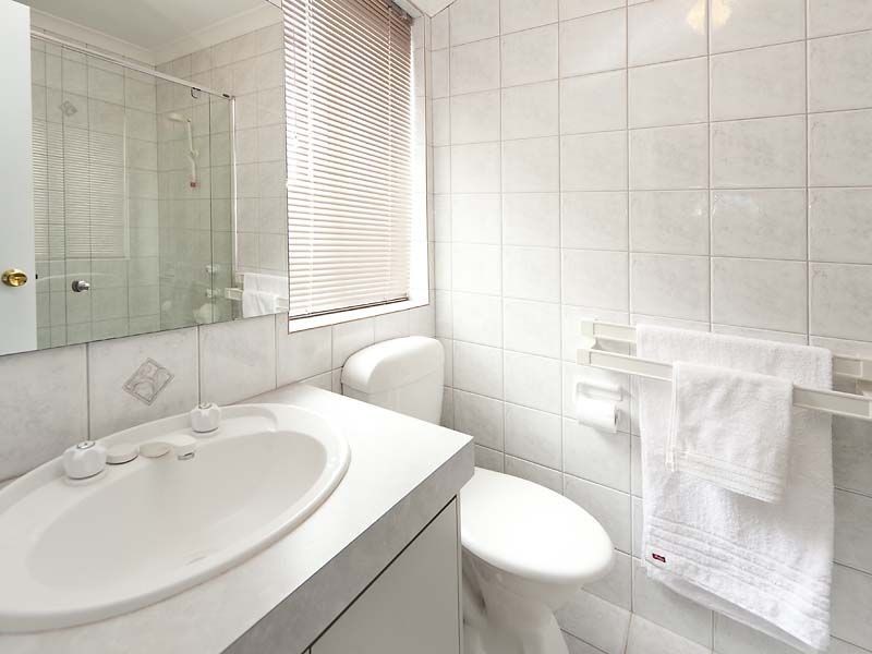 11 Sapphire Way, Maida Vale WA 6057