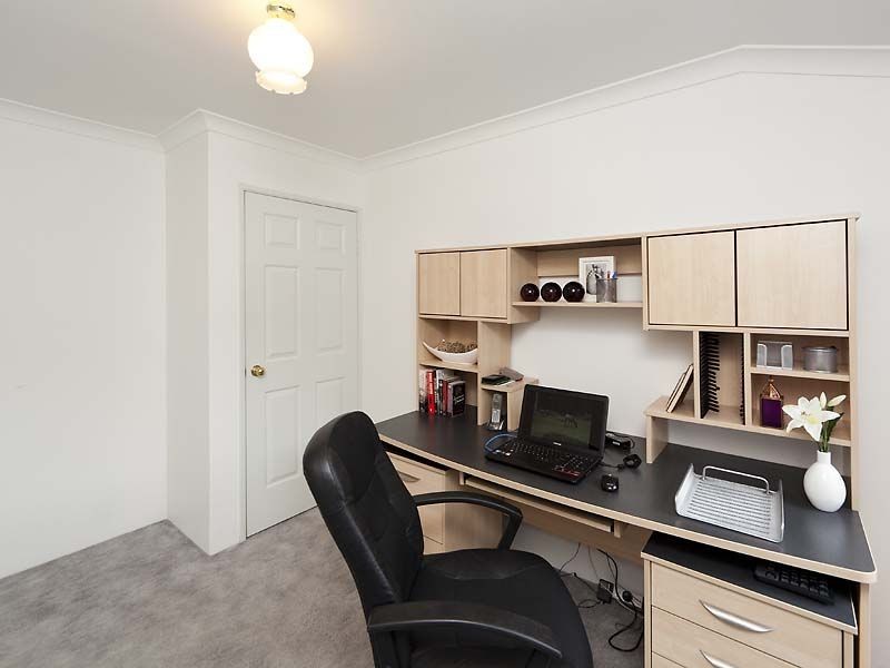 11 Sapphire Way, Maida Vale WA 6057