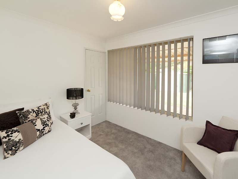 11 Sapphire Way, Maida Vale WA 6057