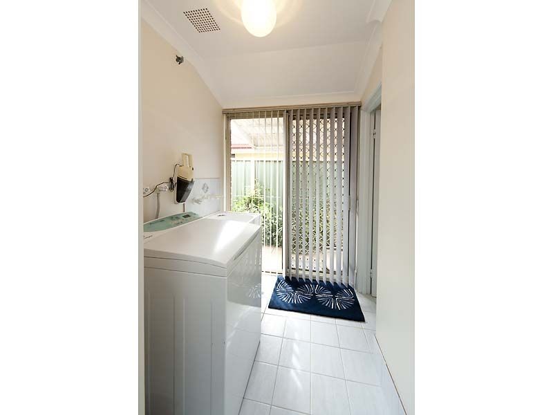 11 Sapphire Way, Maida Vale WA 6057