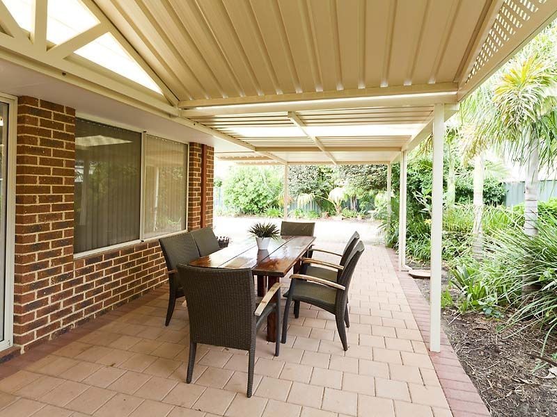 11 Sapphire Way, Maida Vale WA 6057