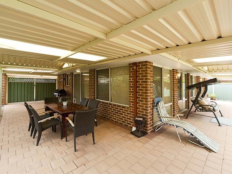 11 Sapphire Way, Maida Vale WA 6057