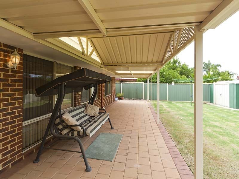 11 Sapphire Way, Maida Vale WA 6057