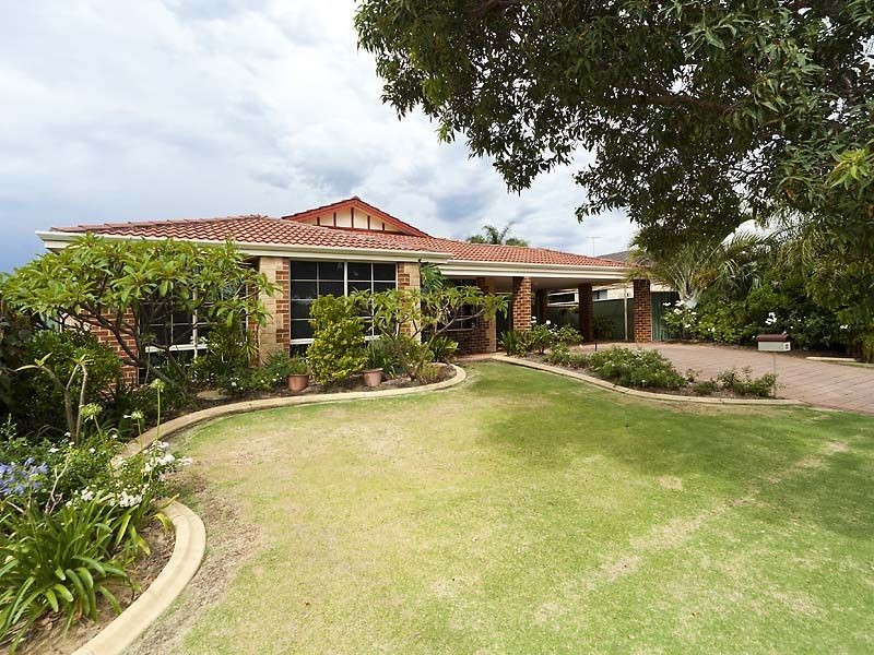 11 Sapphire Way, Maida Vale WA 6057