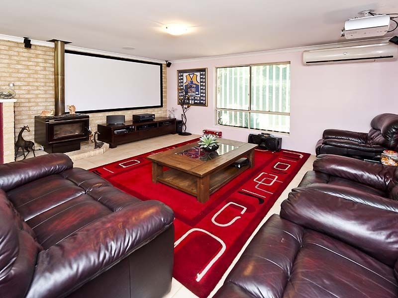 20 Christina Place, Lesmurdie WA 6076