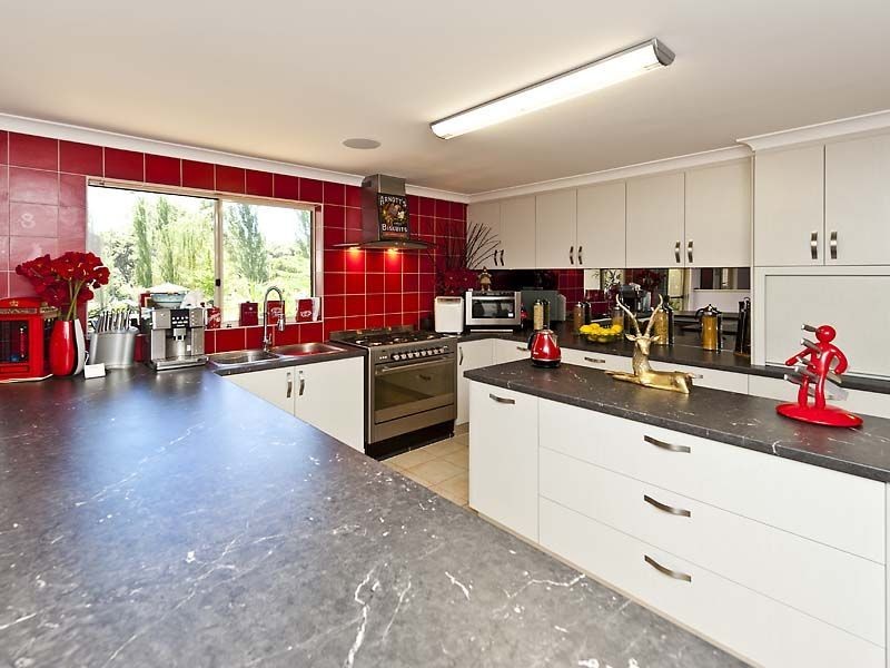 20 Christina Place, Lesmurdie WA 6076