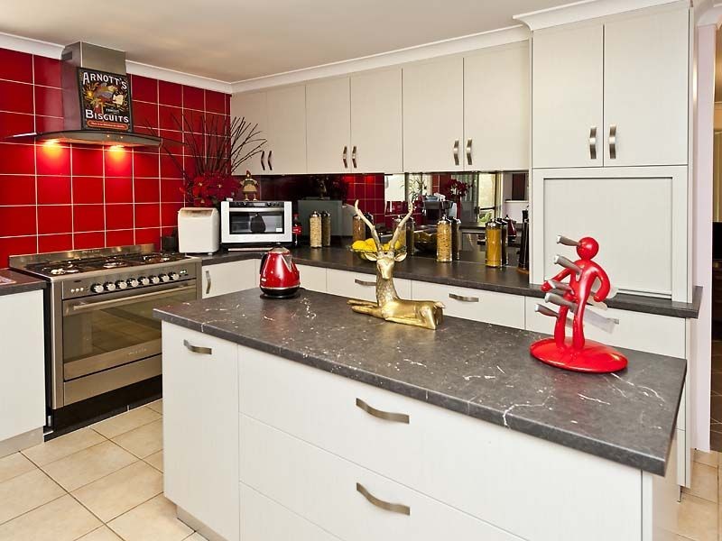 20 Christina Place, Lesmurdie WA 6076