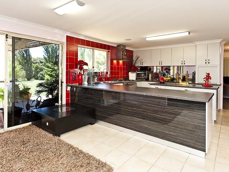 20 Christina Place, Lesmurdie WA 6076