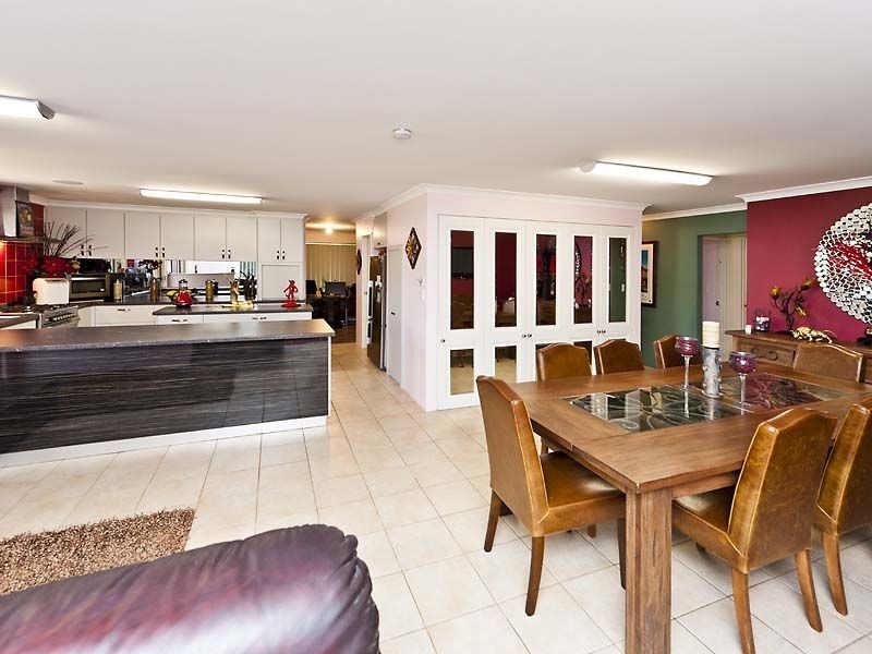 20 Christina Place, Lesmurdie WA 6076