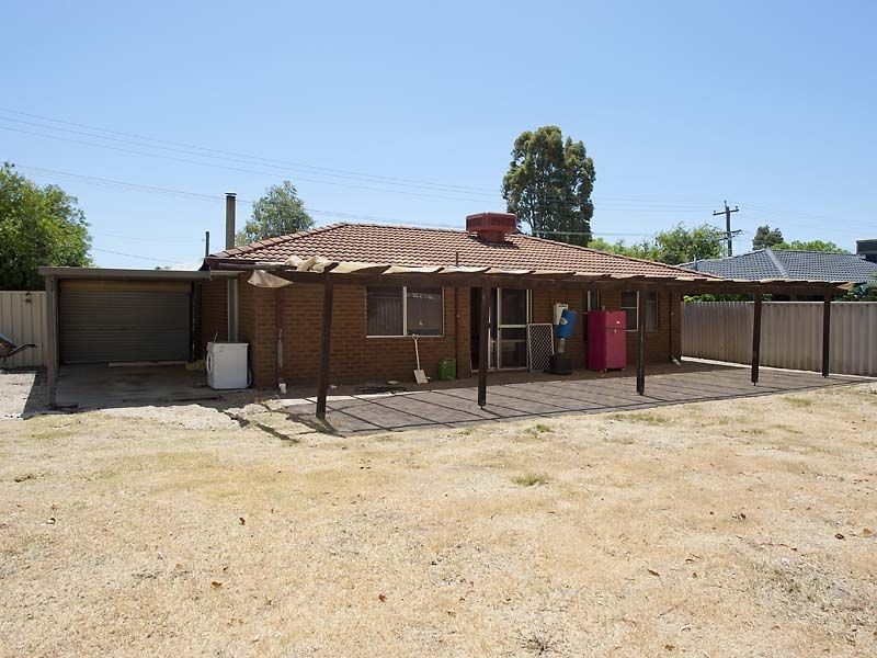 15 Golden Crescent, High Wycombe WA 6057