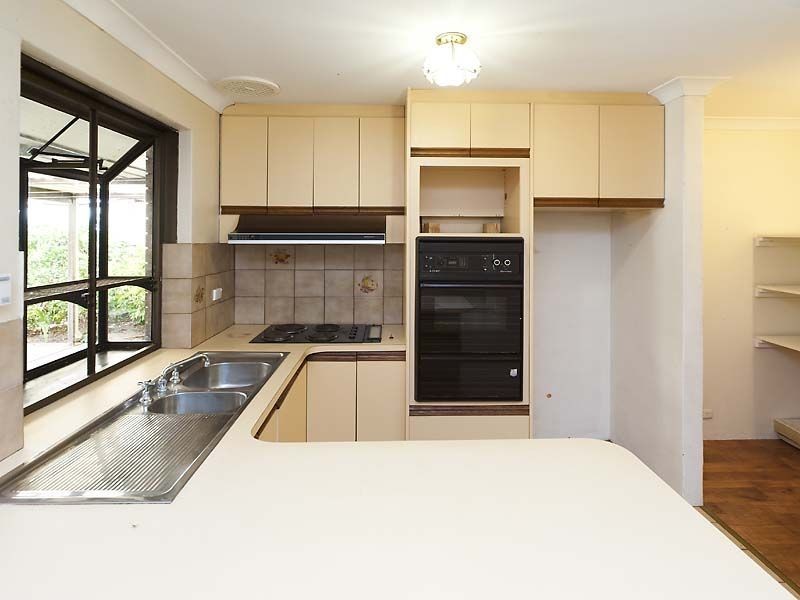 995 Katherine Street, Bellevue WA 6056