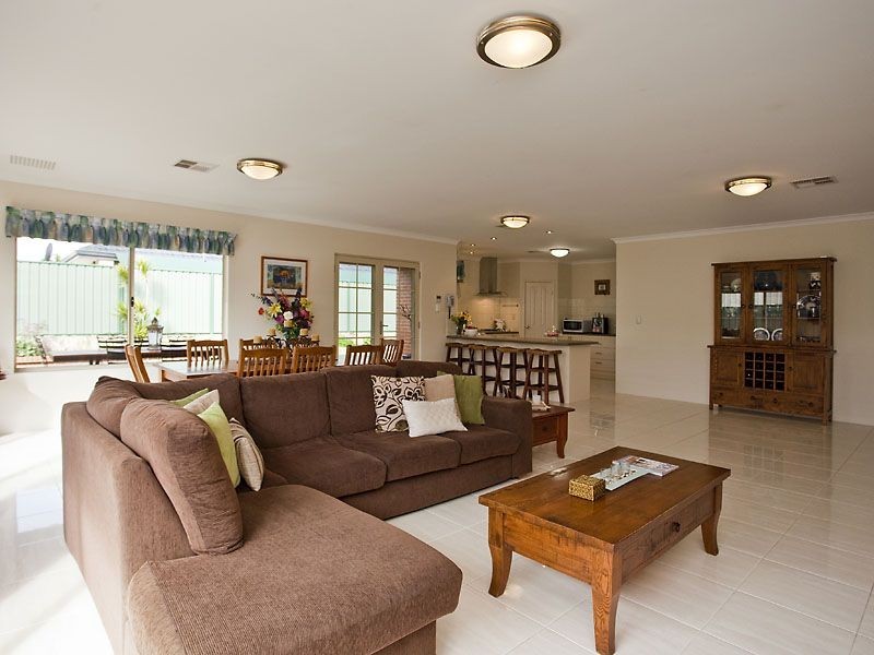 51 Benson Way, High Wycombe WA 6057