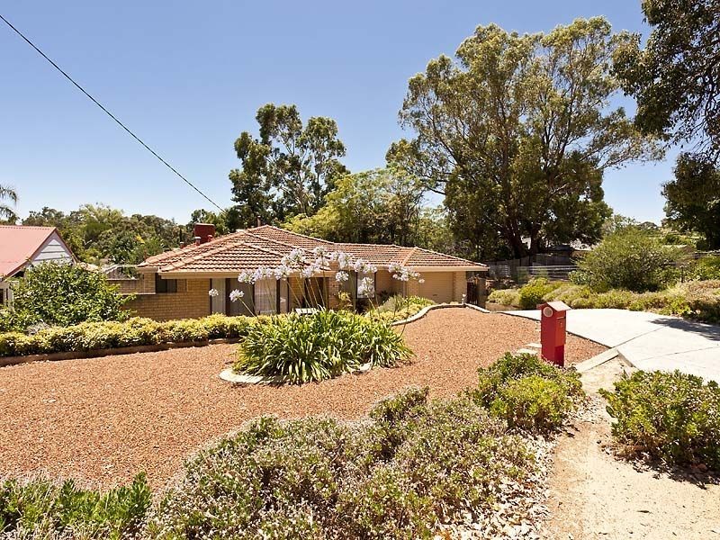 6 Tom Millar Close, Kalamunda WA 6076