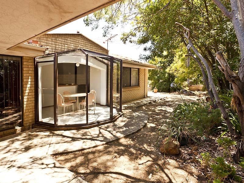 6 Tom Millar Close, Kalamunda WA 6076